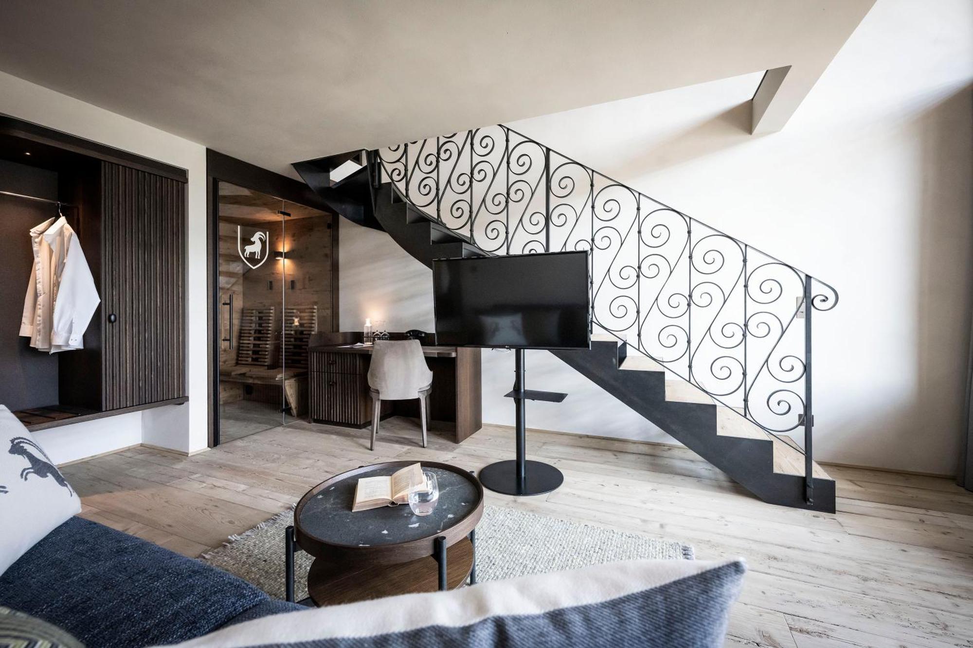 Hotel Ansitz Steinbock Villandro Bagian luar foto